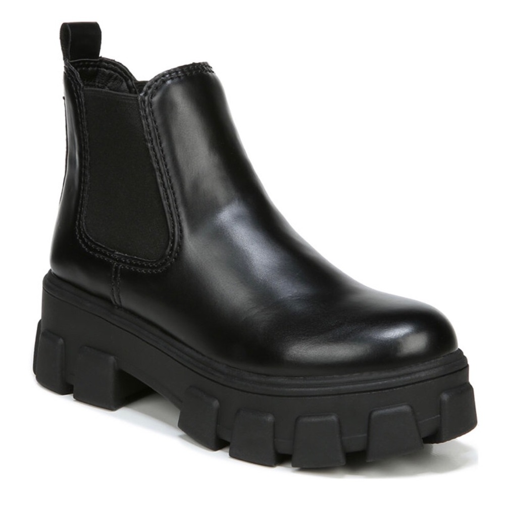 Circus by Sam Edelman Women’s Darielle Lug Sole Chelsea Boots